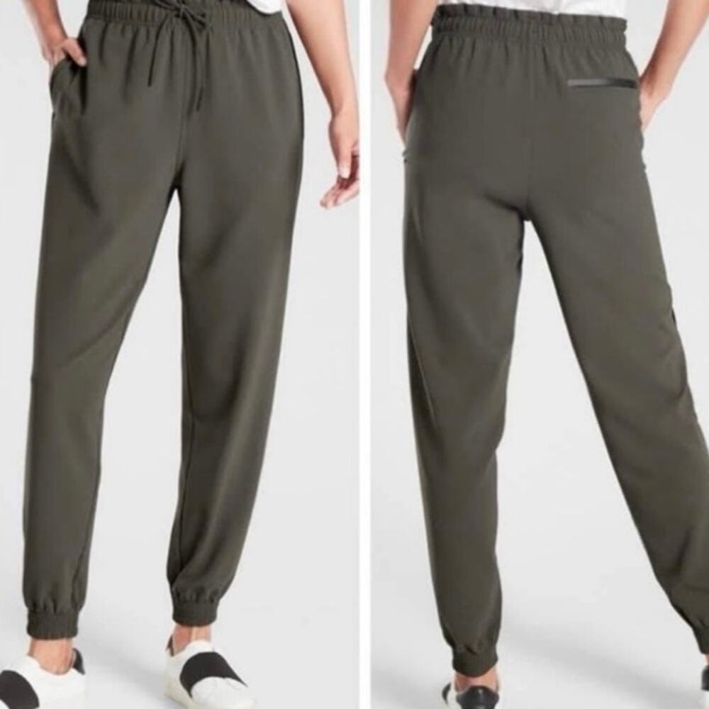 Athleta Metropolis Jogger Pants In Olive